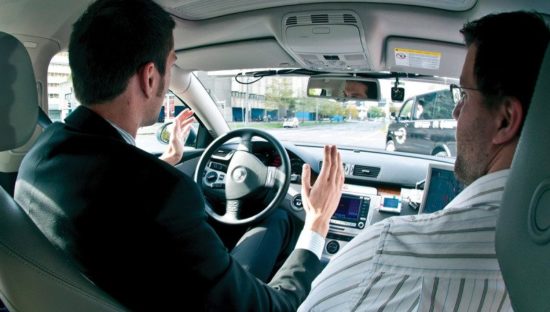 Auto senza conducente, forse più sicure ma privacy in pericolo