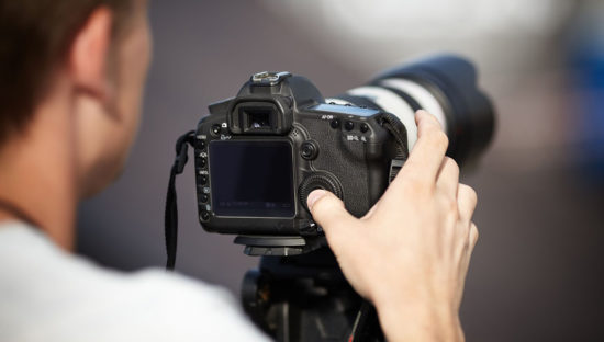 Emergenza virus e divieto di uscire. Rischio denuncia per i delatori