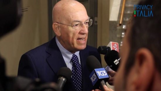 Privacy, Soro: ‘Difendere gli utenti dal nuovo capitalismo che accumula dati’