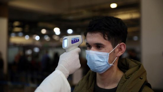 Virus, il Governo può tracciare i nostri smartphone? Le 4 condizioni dei Garanti privacy Ue