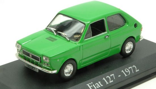 Pubblicano su Facebook riproduzione di auto d’epoca con la targa. Si può fare?